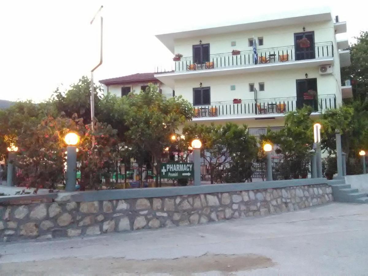 Des Roses Hotel Platanias  Exterior photo