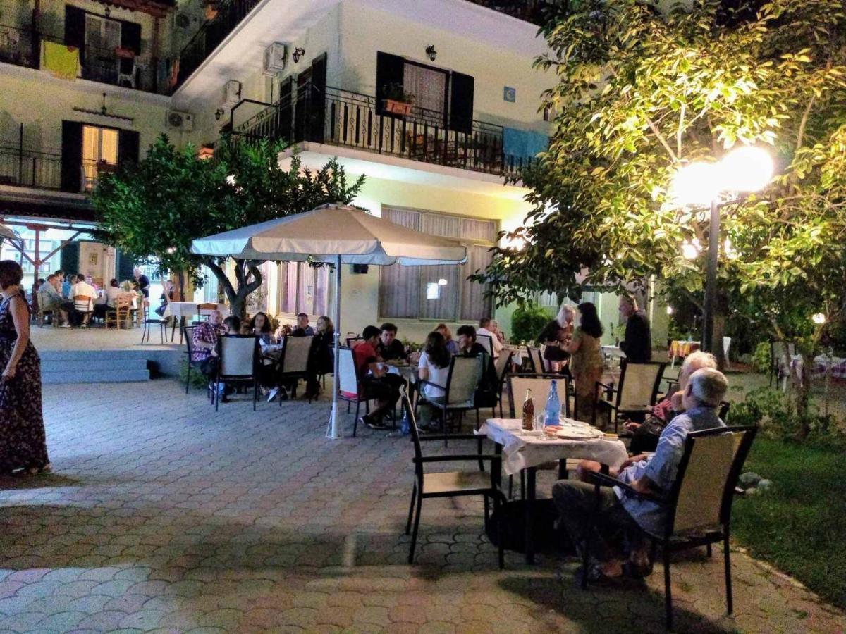 Des Roses Hotel Platanias  Exterior photo
